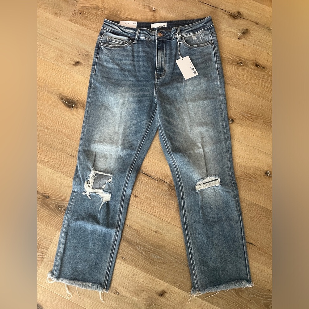 Vervet High Rise Medium Wash Distressed
Cropped Slim Straight Leg Jeans